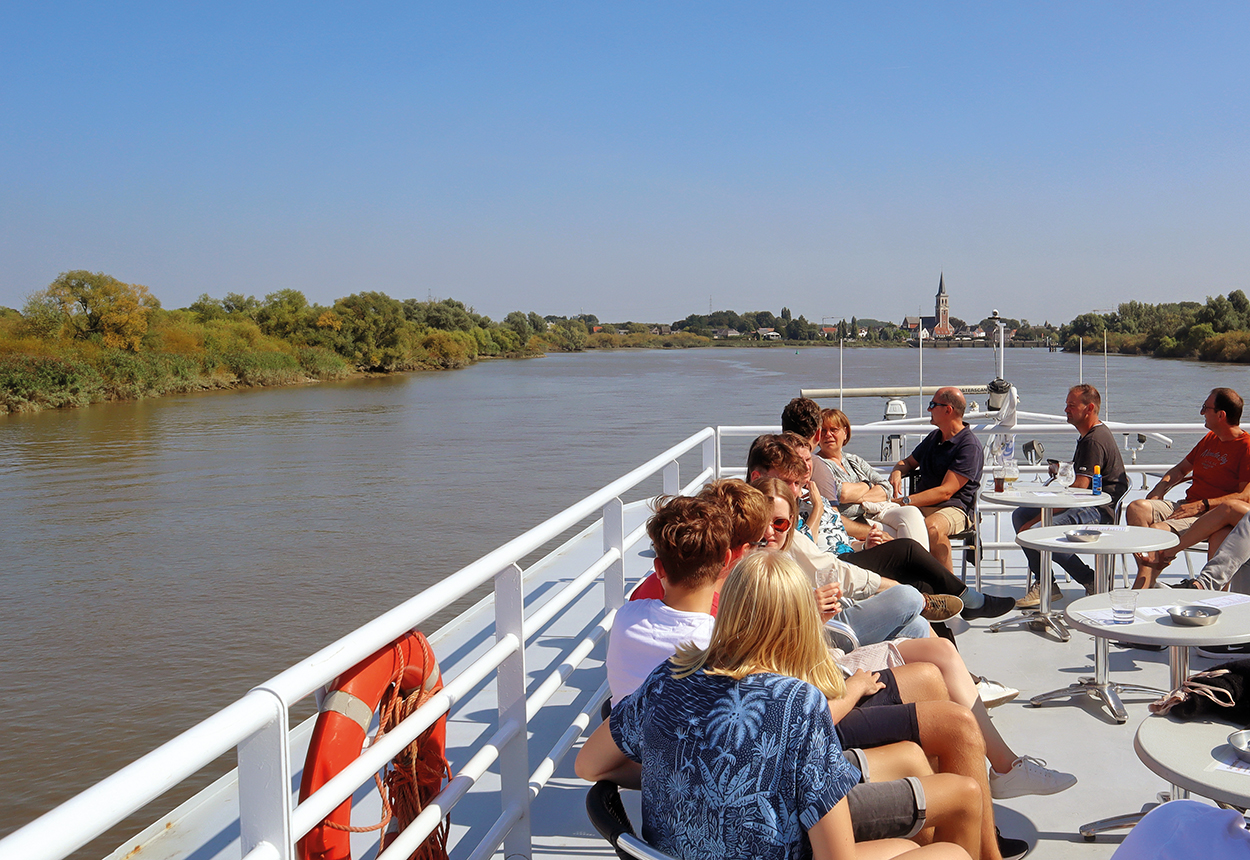 Boat trip from Temse to Dendermonde and back