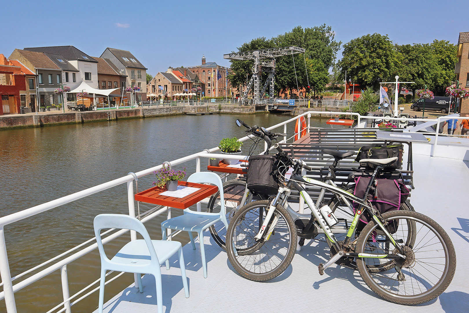 fotoreeks Morning boat trip from Vilvoorde, Grimbergen, Kapelle-op-den-Bos to Klein-Willebroek.