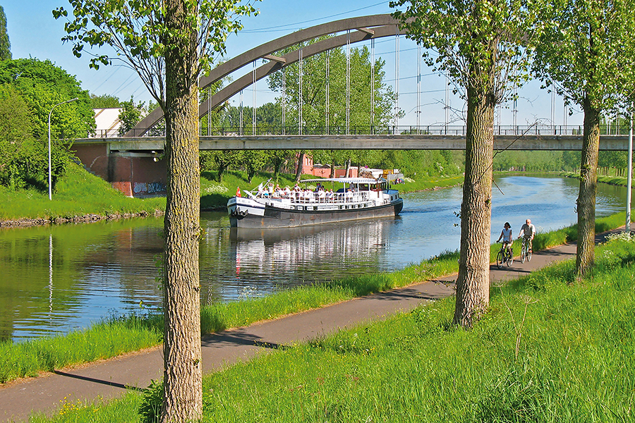 fotoreeks De route van de merkwaardige scheepsliften