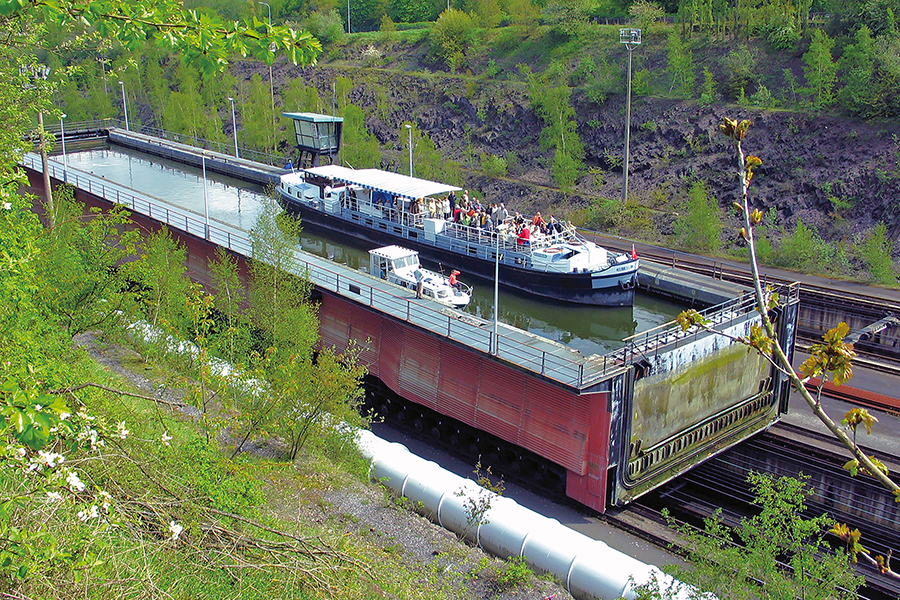 De route van de merkwaardige scheepsliften