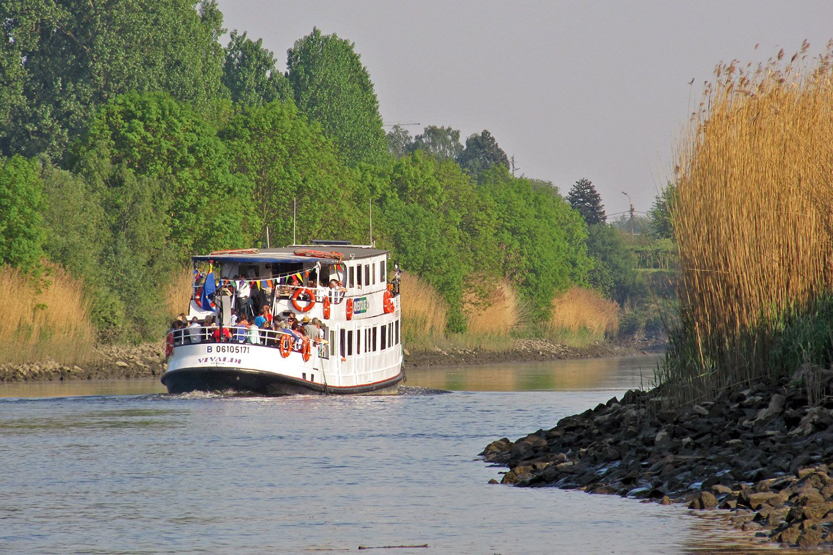 fotoreeks One way boat trip from Schellebelle to Dendermonde.