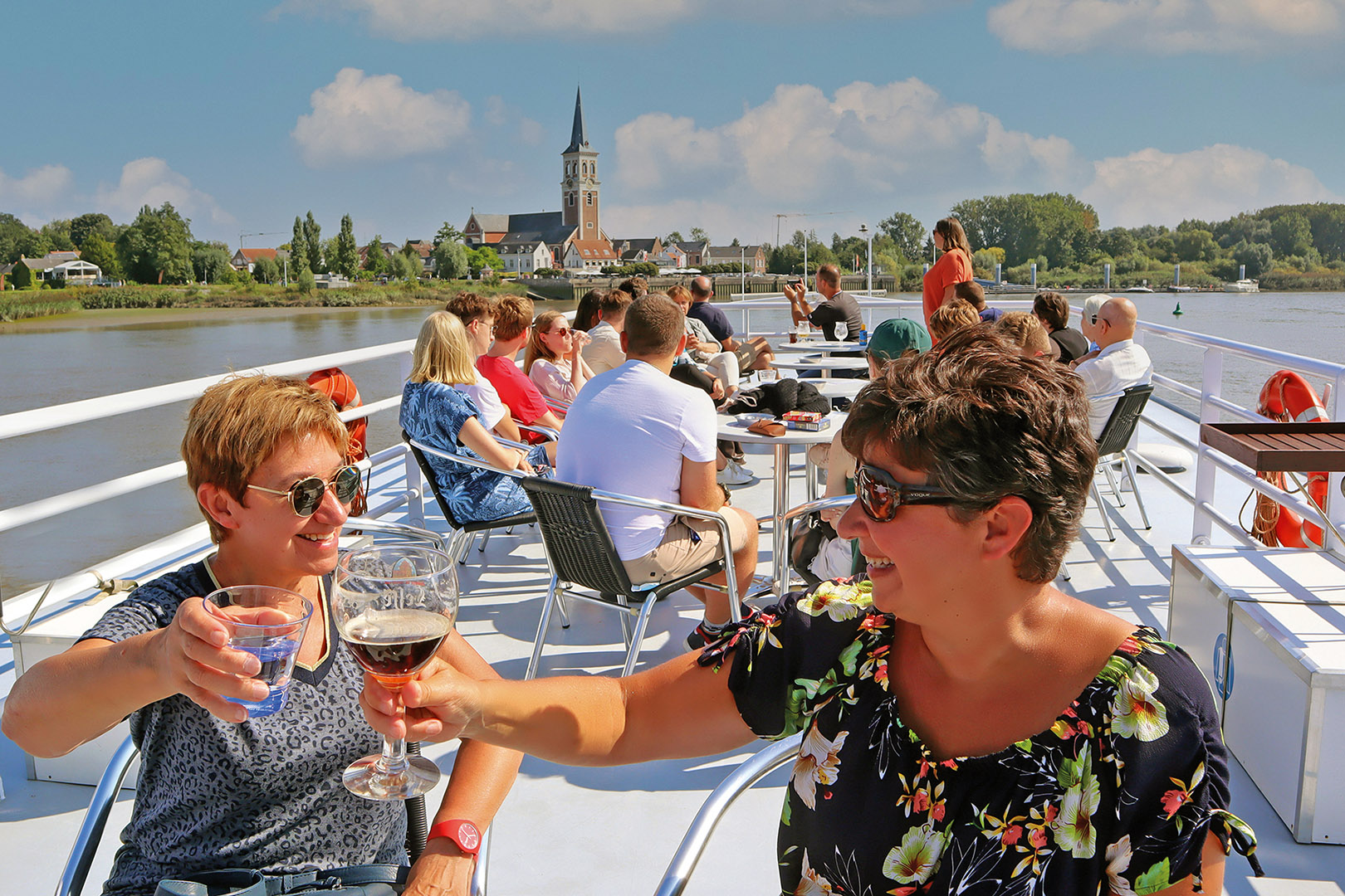 fotoreeks Ontdek het Scheldeland per boot met bezoek aan Rupelmonde en Sint-Amands, met vertrek vanuit Schellebelle of Dendermonde.