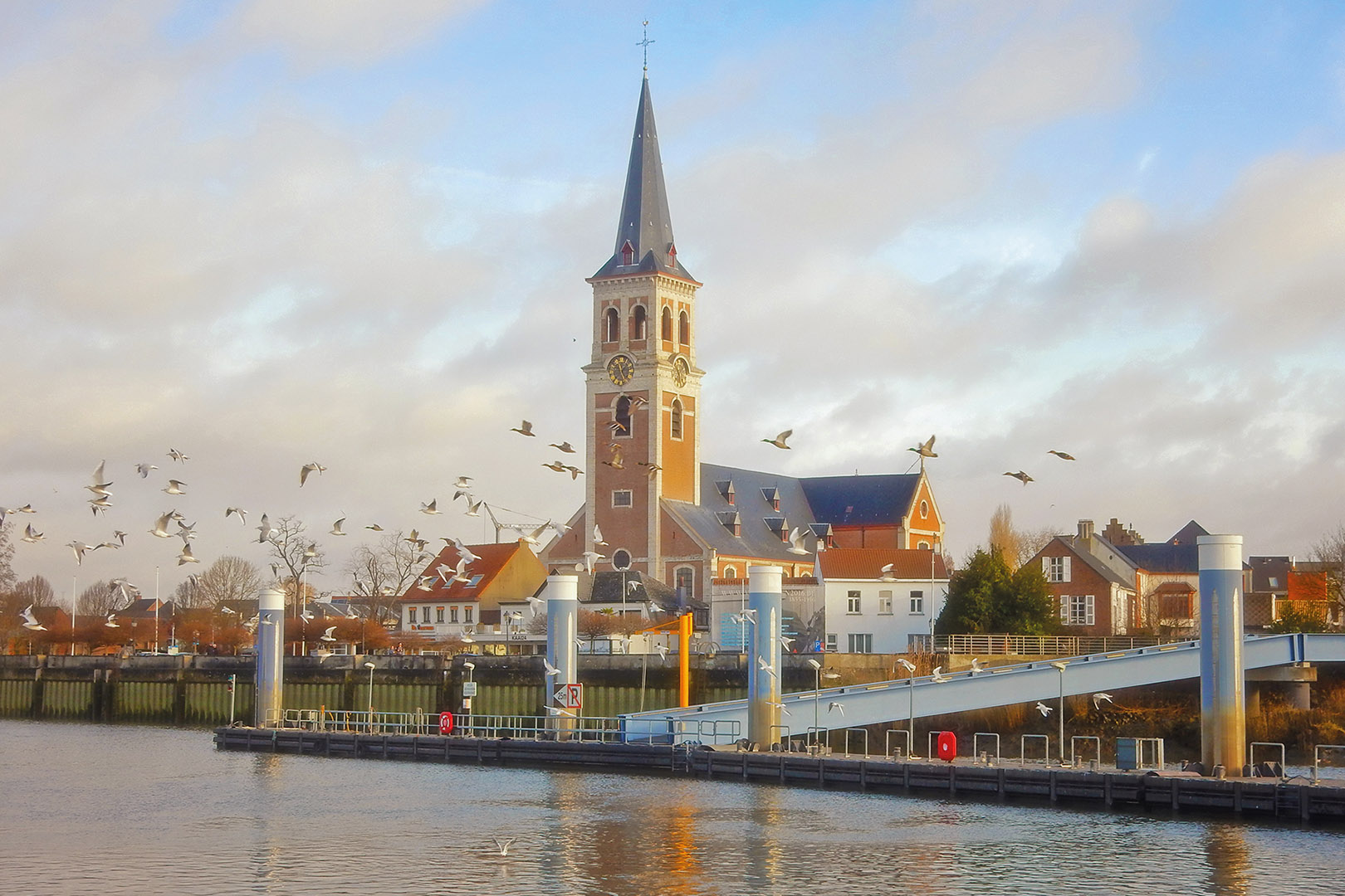 fotoreeks Discover the Scheldeland by boat with visits to Rupelmonde and Sint-Amands, departing from Schellebelle or Dendermonde.