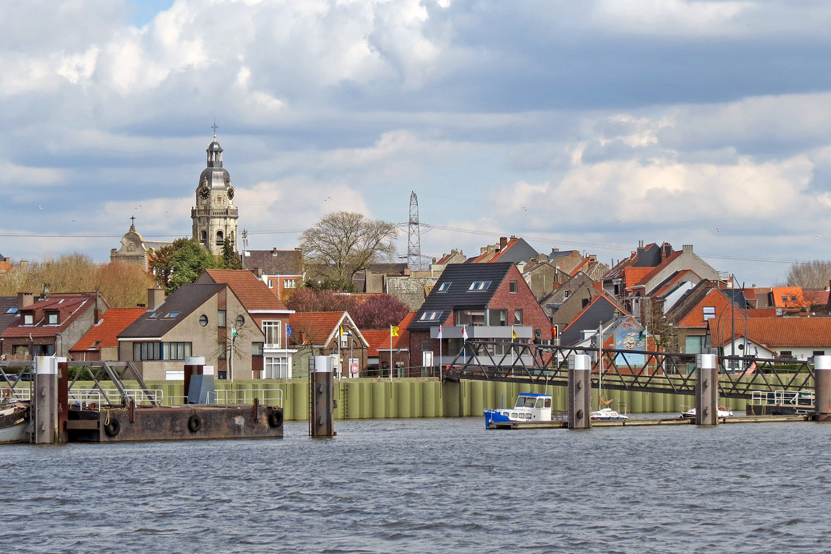 fotoreeks Ontdek het Scheldeland per boot met bezoek aan Rupelmonde en Sint-Amands, met vertrek vanuit Schellebelle of Dendermonde.