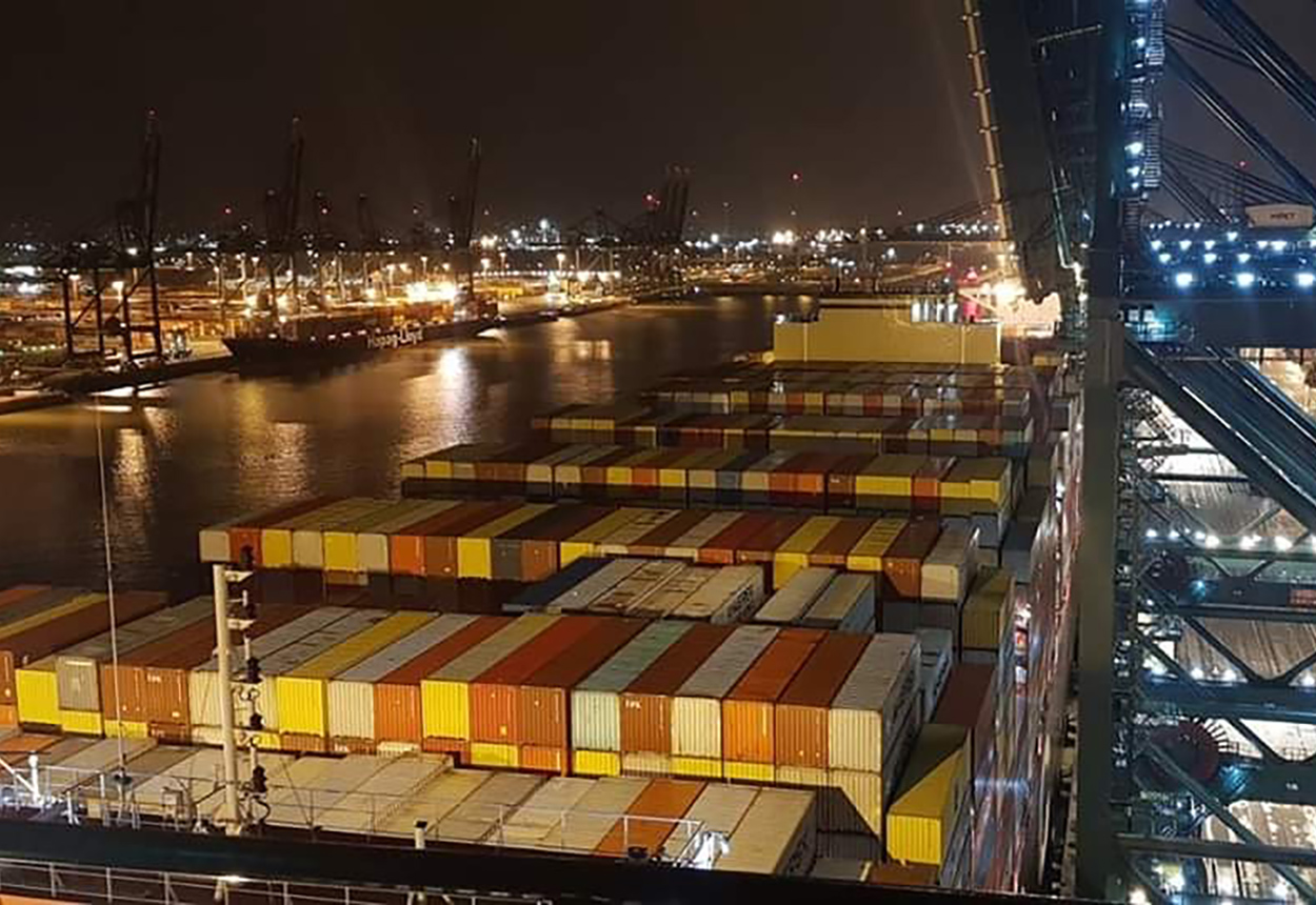 fotoreeks Rondvaart langs de Tall Ships en het Deurganckdok met spectaculair vuurwerk vanop het water