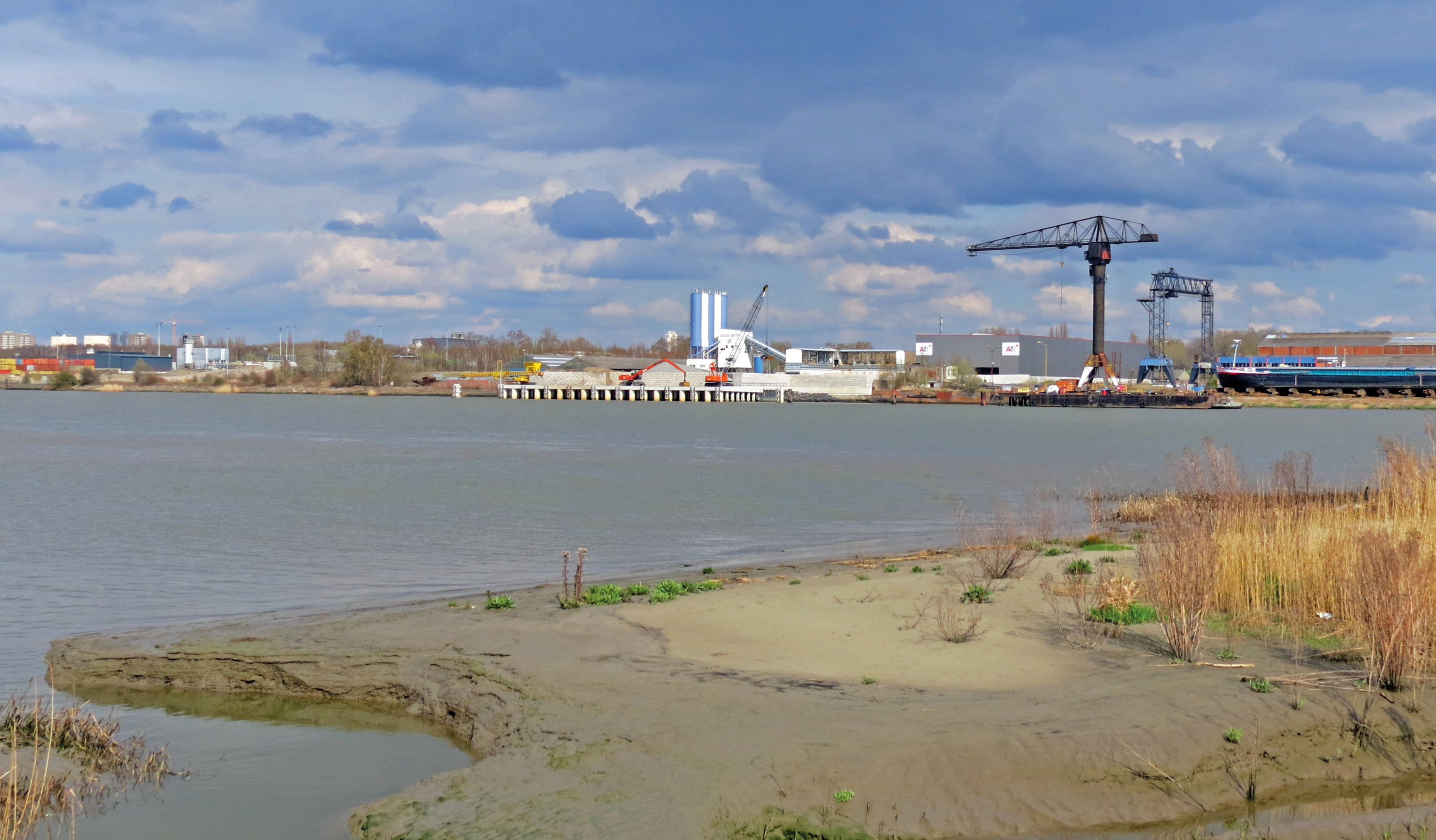 fotoreeks Boat trip from Temse to Antwerp, in combination with a walk on the Northern Island.