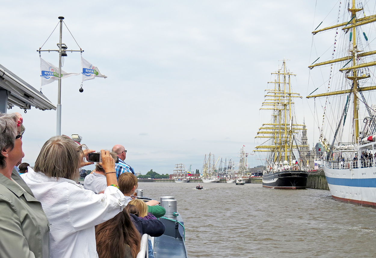 fotoreeks 12/07: Cruise along the city and the 'Tall Ships', combined with the large container terminals (12.30h-17.30h)